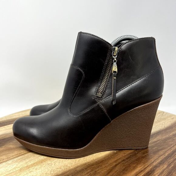 UGG Black and Brown Ankle Boots - Picture 2 of 12